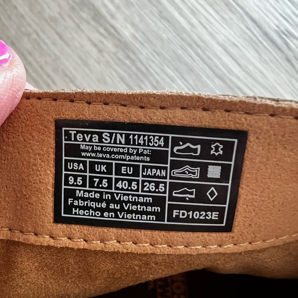 Teva Rowen Buckle Boots Size 9.5 - Picture 7 of 8